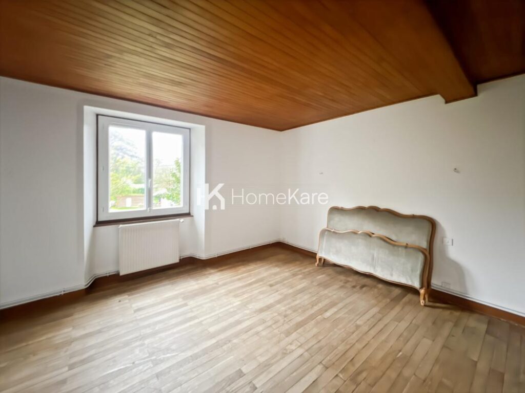 UNE VUE IMPRENABLE SUR LA VALLÉE – 7 pièces – 6 chambres – 180 m²