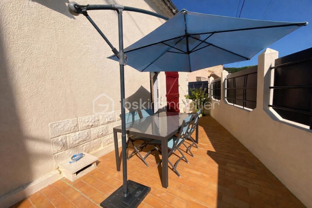 Charme bucolique et tranquillité à La Grand-Combe : Maison de village rénové avec terrasses ensoleillées – 3 pièces – 2 chambres – 65 m²