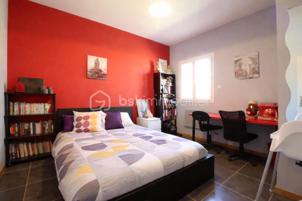 Villa Familiale 140 m², 3 Chambres, Piscine, Jacuzzi et Grand Garage – 5 pièces – 3 chambres – 140 m²