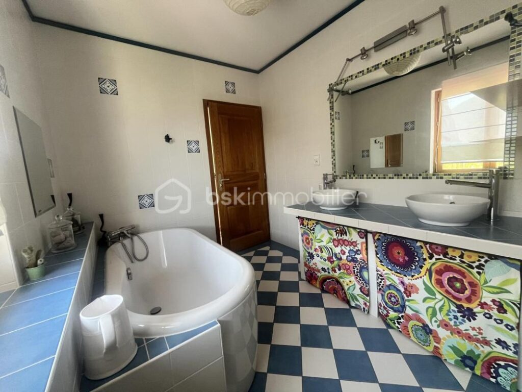 Maison contemporaine 5 pièces 180m² Saint Jean de Maurienne – 5 pièces – 4 chambres – 180 m²