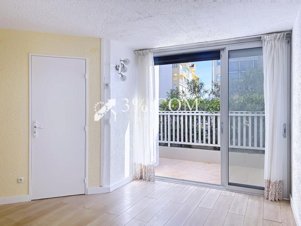 T2 rdc avec charmante terrasse, parking privé & local à vélo – 2 pièces – 1 chambre – 31 m²