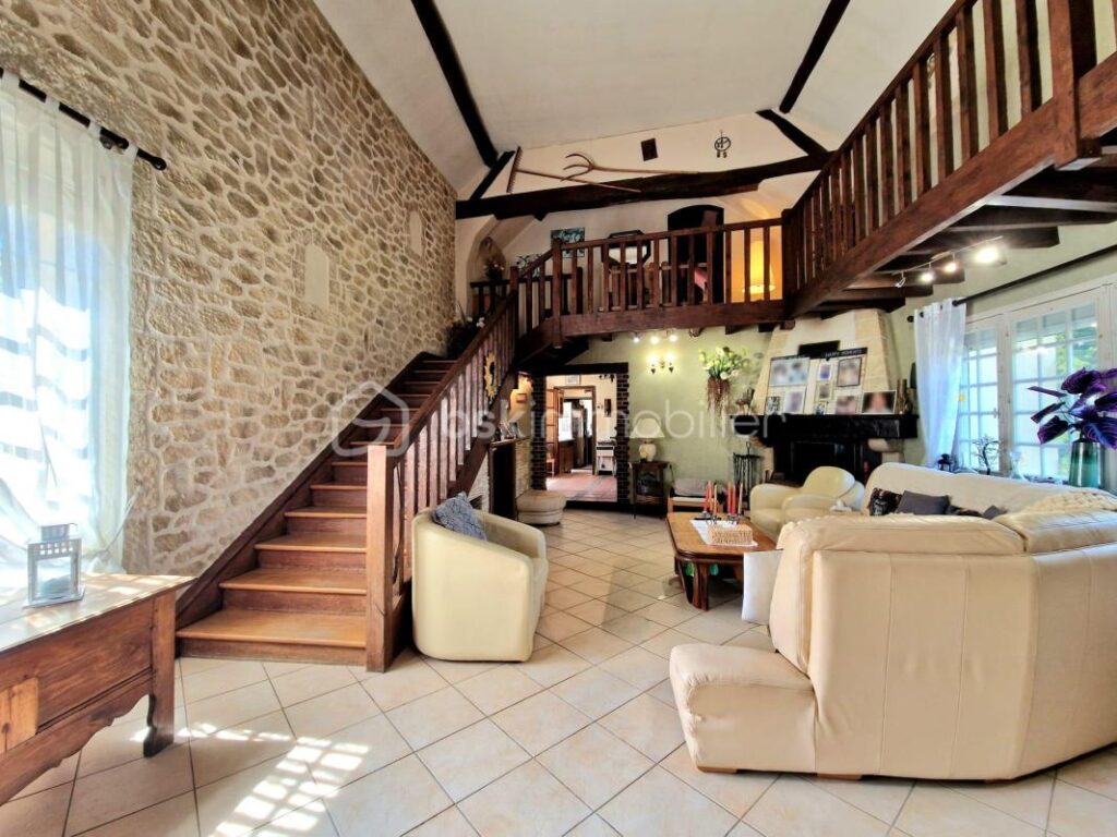 Magnifique propriété avec jardin arboré, au calme et sans vis-à-vis ! – 11 pièces – 7 chambres – 381 m²