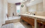 VILLA FAMILIALE T7 AVEC VUE, PISCINE ET GARAGE – 7 pièces – 4 chambres – 185 m²