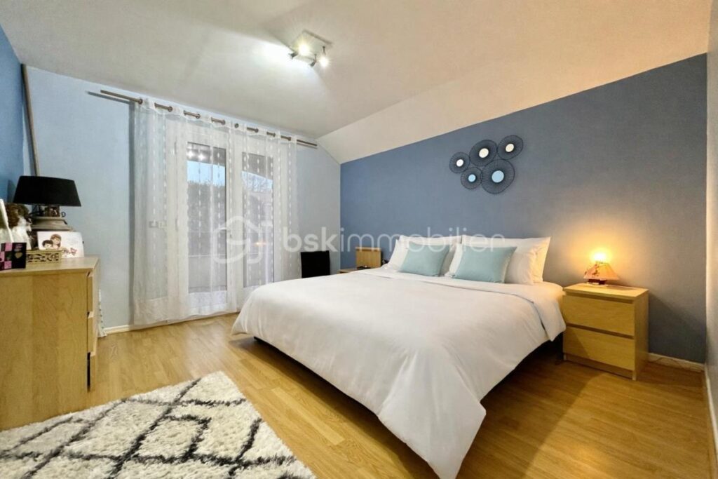 Fublaines – Maison d’architecte 200 m² + potentiel 250 m² – Terrain 3 500 m² – 8 pièces – 5 chambres – 192 m²