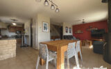 Jolie maison en parfait état avec grand terrain, piscine et belle vue lac à Grésy sur Aix – 5 pièces – 4 chambres – 119 m²