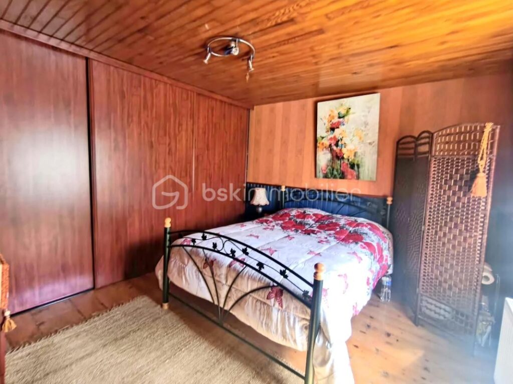 ✨ COUP DE CŒUR – Maison de caractère en pierre avec volumes et extérieur de qualité ✨ – 9 pièces – 6 chambres – 198 m²