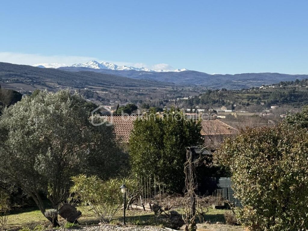 Maison sur la colline – 5 pièces – 4 chambres – 122 m²