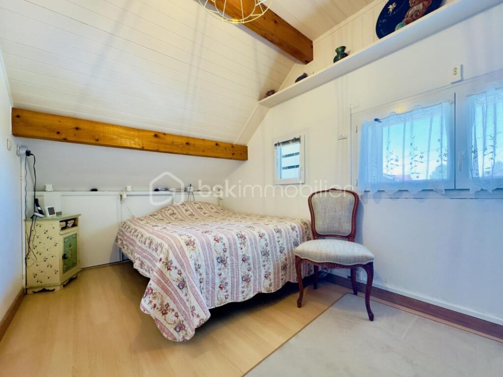 ✨ Saint Sixt – Maison familiale T6 rénovée avec vue montagnes, terrain de 1 262 m² ✨ – 6 pièces – 3 chambres – 128 m²