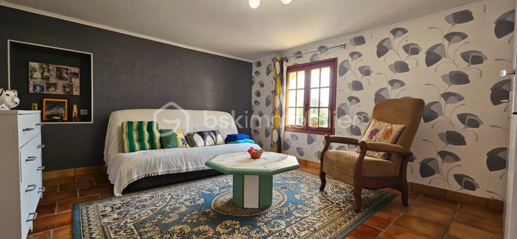 Havre de paix de 410m2 sur un terrain de 13000m2 avec Piscine – 11 pièces – 6 chambres – 410 m²