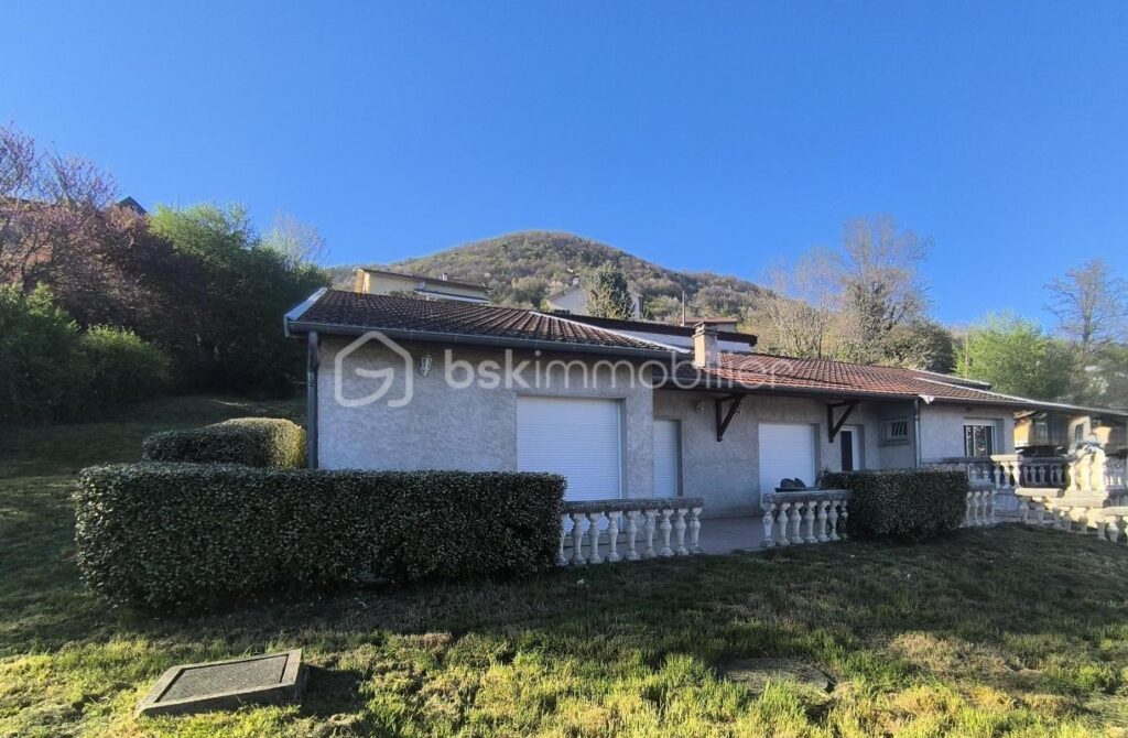 Exclusivité ! Bien rare à 5 min de Voiron – Maison familiale 151 m² + grand terrain – 6 pièces – 4 chambres – 151 m²
