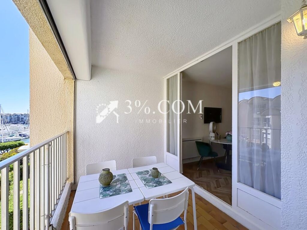 Appartement 2 pièces, balcon, vue port & place de parking, R – 2 pièces – 1 chambre – 24 m²
