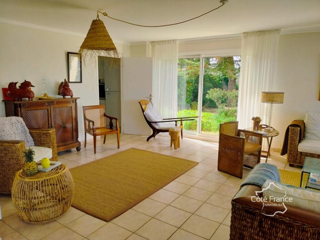 Appartement duplex exceptionnel – 170 m2 face à la mer dans – 6 pièces – 4 chambres – 170 m²
