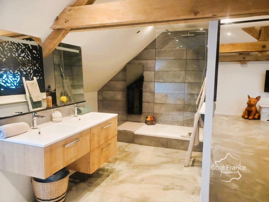 Domaine de prestige: 5 hectares avec maison rénovée, chambre – 12 pièces – 6 chambres – 394 m²