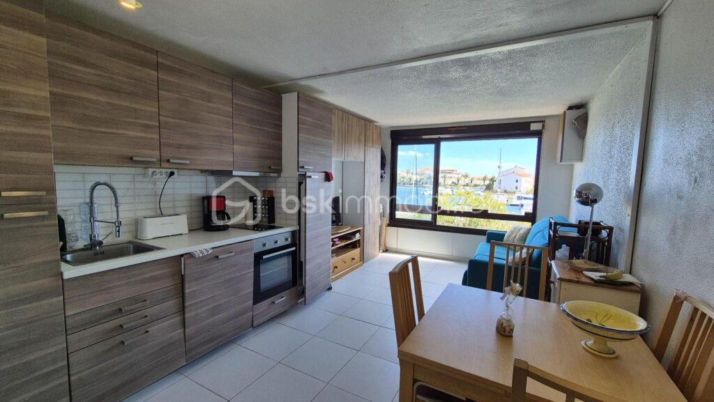 A VENDRE APPARTEMENT STUDIO CABINE DE 26M² A SAINT CYPRIEN PLAGE – LES CAPELLANS – PARKING PRIVE – PISCINE – PROCHE DE LA PLAGE ET DES COMMERCES – 1 pièce – NR chambres – 26 m²