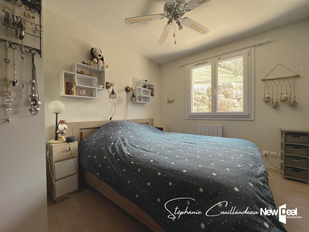 Jolie maison en parfait état avec grand terrain, piscine et belle vue lac à Grésy sur Aix – 5 pièces – 4 chambres – 119 m²