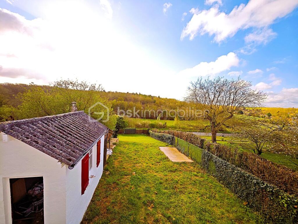 ENTRE ÉPERNON ET MAINTENON – MAISON RÉNOVÉE – ENVIRONNEMENT EXCEPTIONNEL AU CALME ABSOLU – 3 pièces – 2 chambres – 62 m²