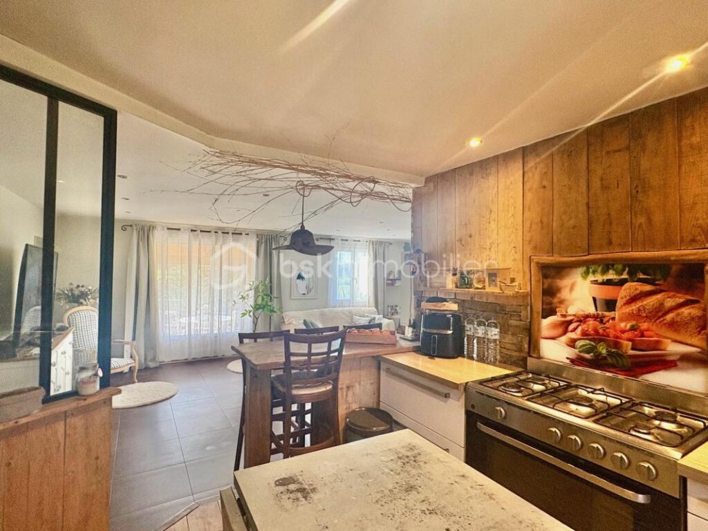 VENTE FAYENCE MAISON PLAIN-PIED 4 CHAMBRES PISCINE – 5 pièces – 4 chambres – 100 m²