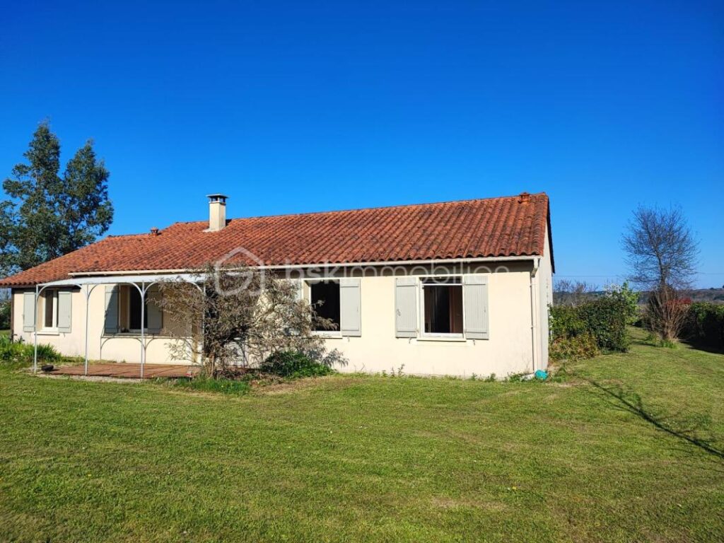 Plain-pied de 98m2- 3 chambres- terrain 1675m2 – 5 pièces – 4 chambres – 98 m²