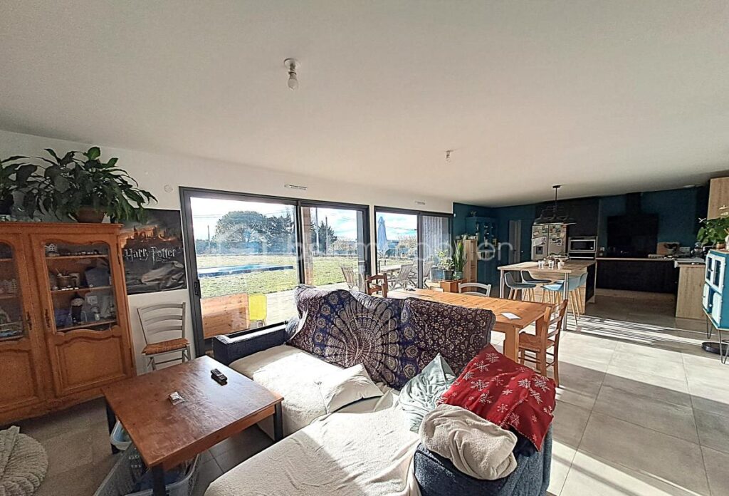 Maison en bois T6 sur 3580 m² – 6 pièces – 4 chambres – 136 m²