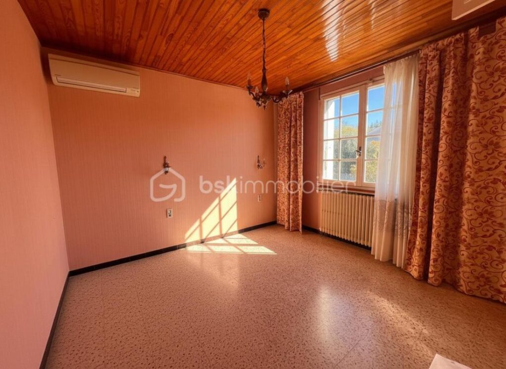 Maison familiale avec fort potentiel – 6 pièces – 4 chambres – 144 m²