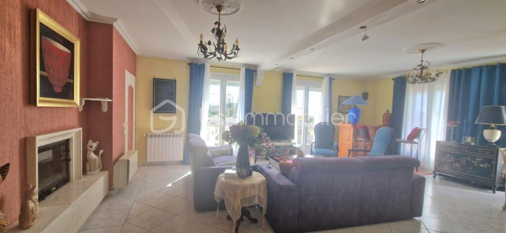 Maison familiale avec T2 indépendant, grands volumes, piscine et magnifique jardin – 5 mns de Dax – 6 pièces – 4 chambres – 200 m²