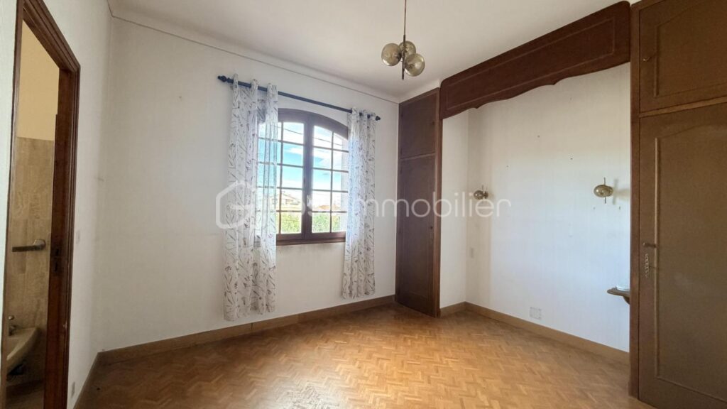 Maison 4 faces – 8 pièces – 5 chambres – 188 m²