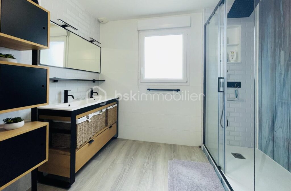 Maison 4 chambres avec véranda et jardin clos – Vue dégagée – 8 pièces – 4 chambres – 100 m²