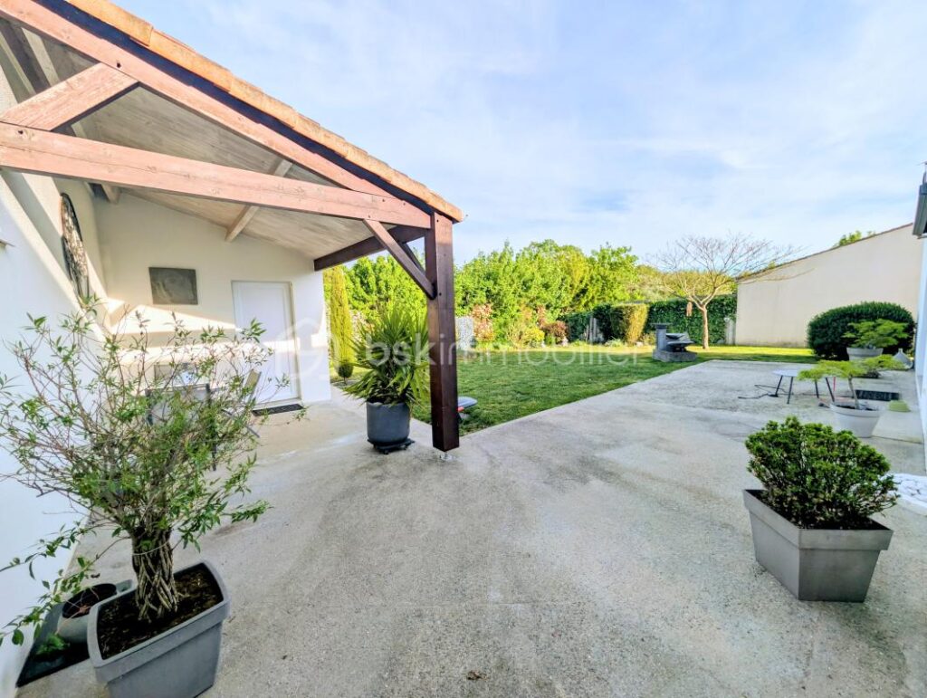 Maison 3 chambres – Jardin arboré 450m2– Garage – Aucun travaux – Soubise – 4 pièces – 3 chambres – 97 m²