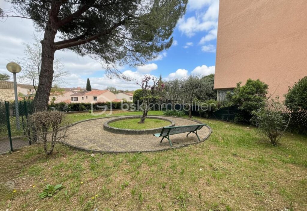 EXCLUSIVITE A PEYMEINADE – 2 PIÈCES 52 m² – DERNIER ÉTAGE – BALCON – PARKING – 2 pièces – 1 chambre – 51 m²