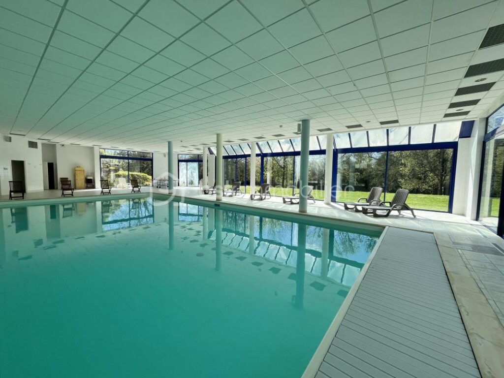 PROPRIÉTÉ 483m2 – 12 pièces – 8 chambres – 483 m²