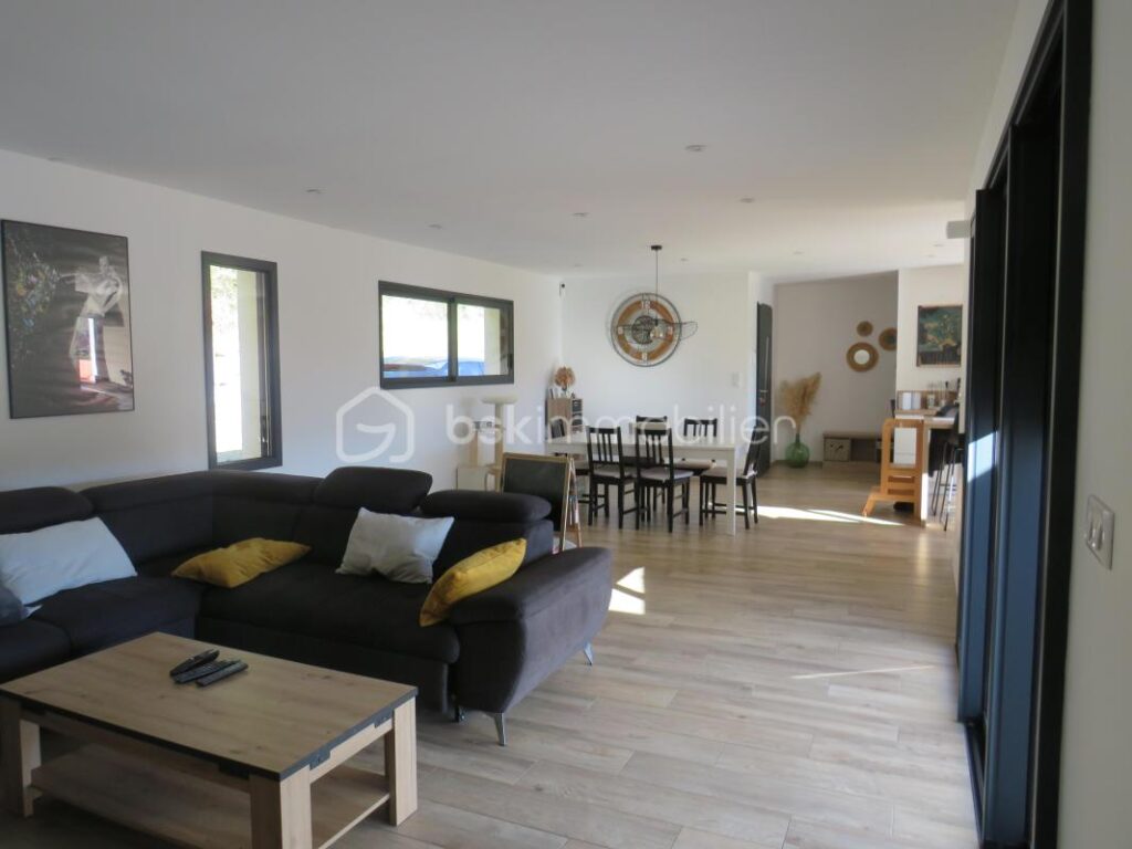 Maison plain-pied récente de 135 m² dans un cadre idyllique du Bas-Armagnac, RT 2012 sous garantie décennale – 4 pièces – 3 chambres – 135 m²