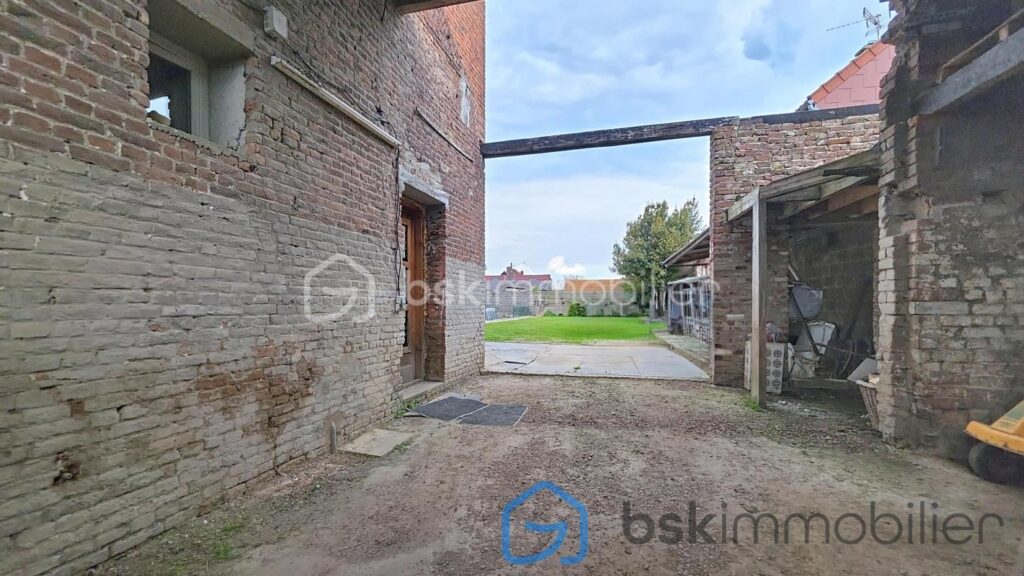 Maison semi-individuelle 4 chambres et parking spacieux – 6 pièces – 4 chambres – 162 m²