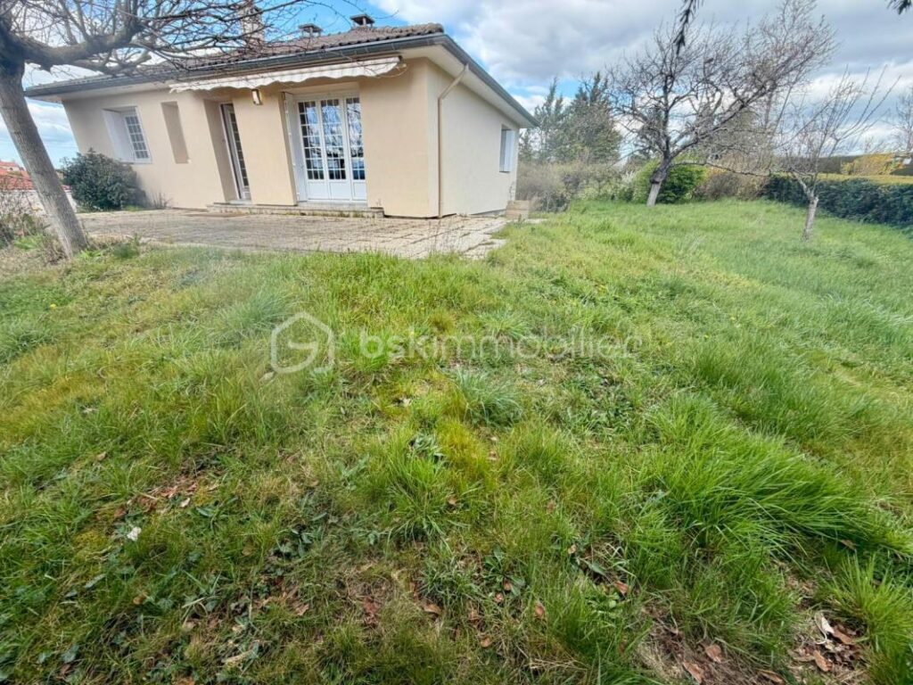 Maison 3 chambres – Vue dégagée sur la Côte Roannaise – Garage – Villerest (42) – 4 pièces – 3 chambres – 83 m²