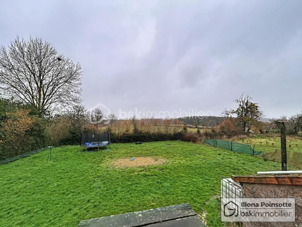 Maison avec dépendances et 1 hectare de terrain – 5 pièces – 4 chambres – 100 m²