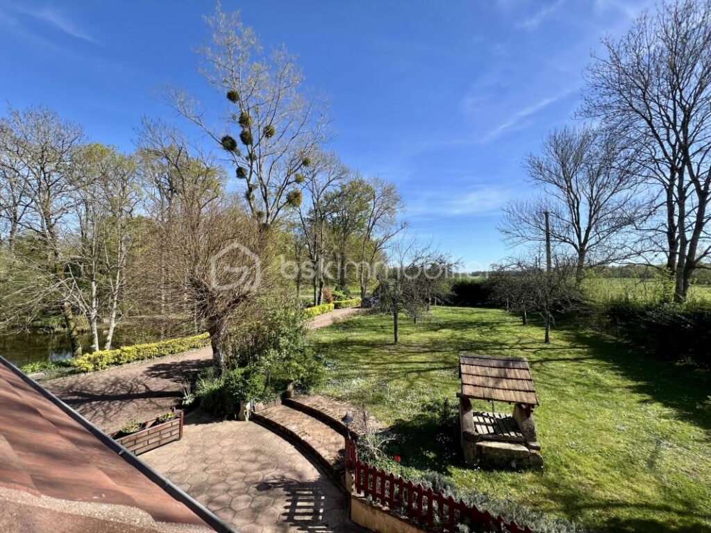 Maison traditionnelle – 5 pièces – 3 chambres – 162 m²