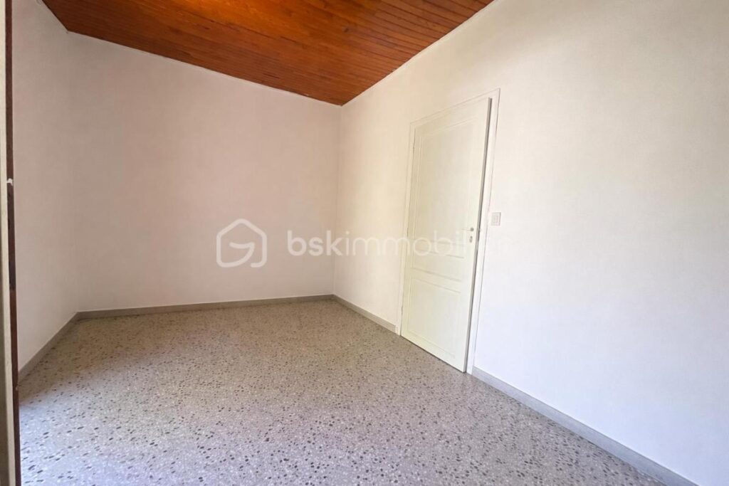 Charme bucolique et tranquillité à La Grand-Combe : Maison de village rénové avec terrasses ensoleillées – 3 pièces – 2 chambres – 65 m²