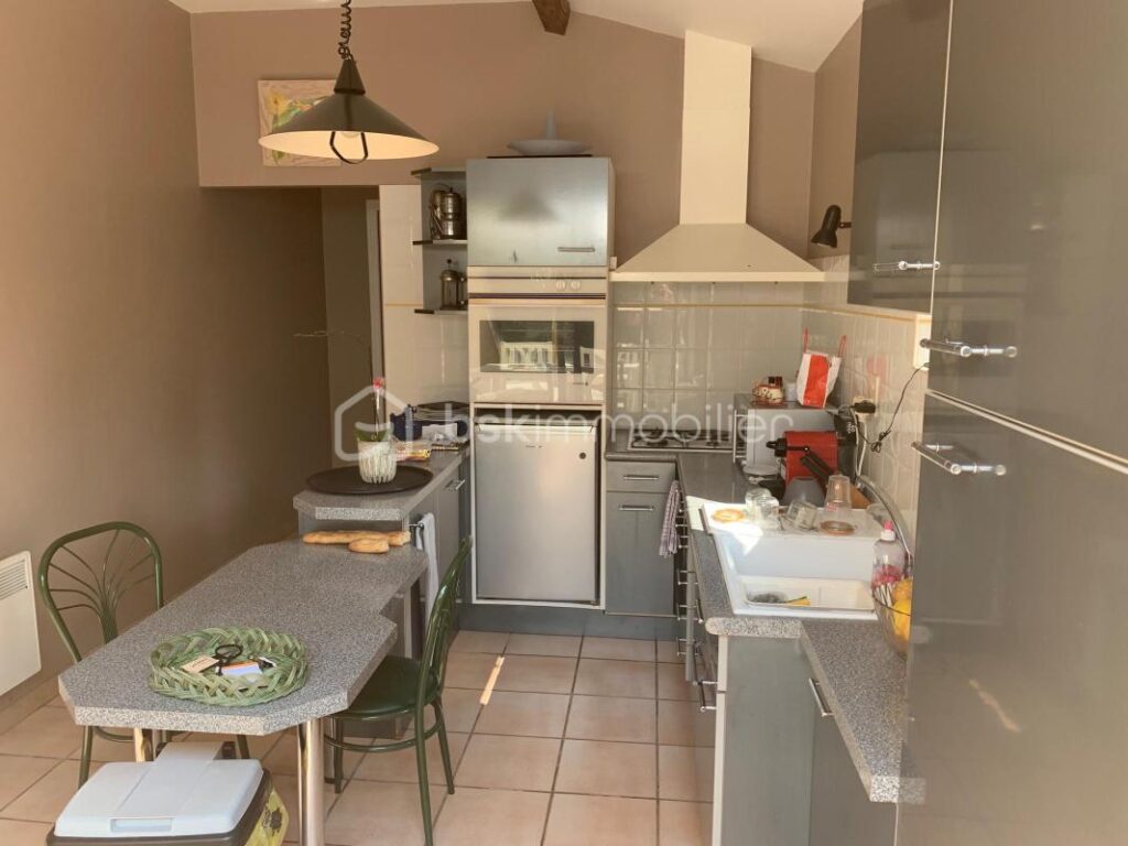 Propriété de 2 belles maisons de style Périgourdin avec piscine – 10 pièces – 6 chambres – 240 m²