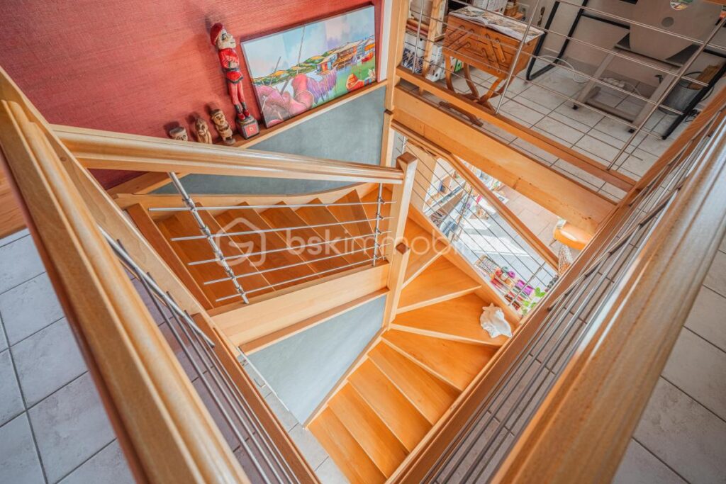 Chaleureuse Maison ossature bois 5 pièces de 153 m2 – 5 pièces – 4 chambres – 112 m²