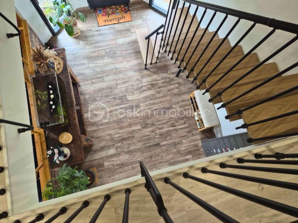 Exclusivité Maison contemporaine de 2018 – 154 m² – DPE A – Plain pied et Suite parentale – Terrain 1 139 m² – Garage – 6 pièces – 5 chambres – 154 m²