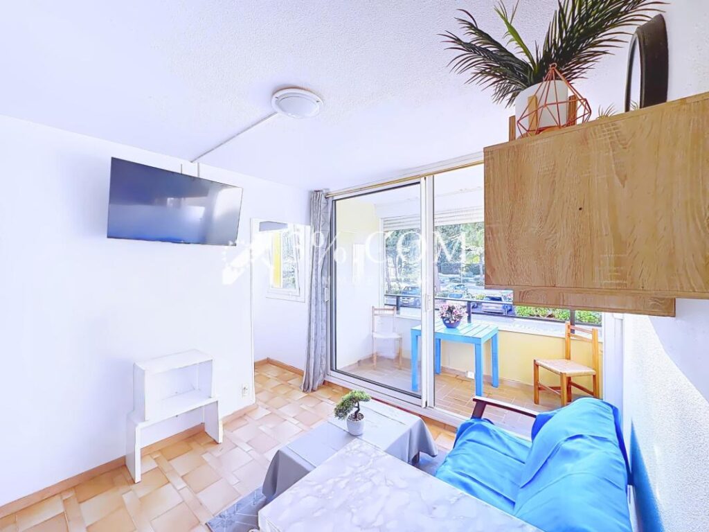 Appartement 3 pièces: 1 chambre + Cabine de 24 m2 avec balc – 3 pièces – 1 chambre – 23 m²