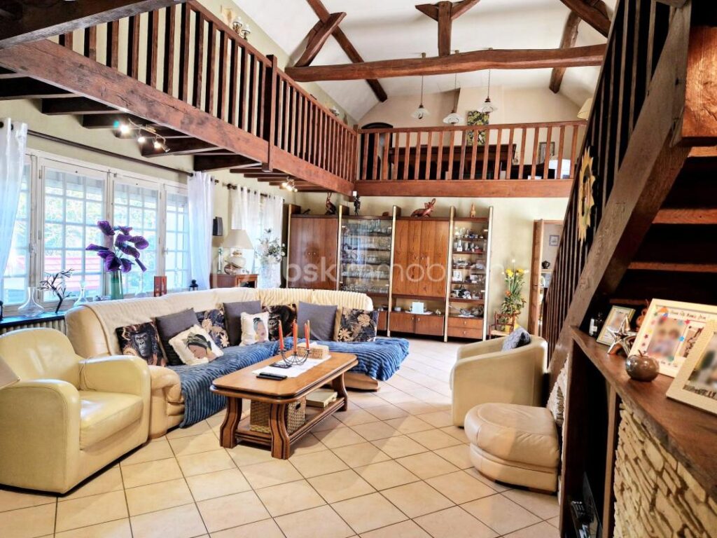 Magnifique propriété avec jardin arboré, au calme et sans vis-à-vis ! – 11 pièces – 7 chambres – 381 m²