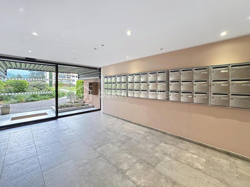 Appartement de 83 m2 avec terrasse – 4 pièces – 3 chambres – 82 m²