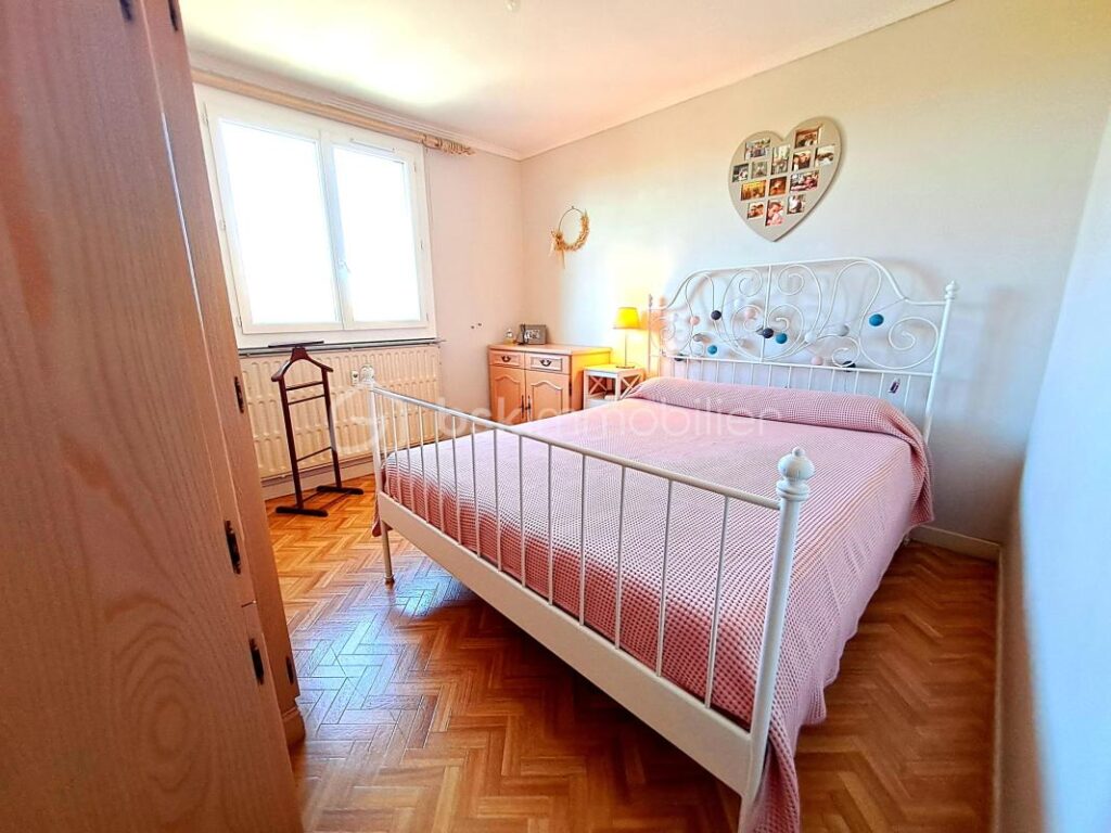 CONFORTABLE T2 – COSY – 57 m2 – BIEN AU CALME ET TRES CHARMANT – – 2 pièces – 1 chambre – 57 m²