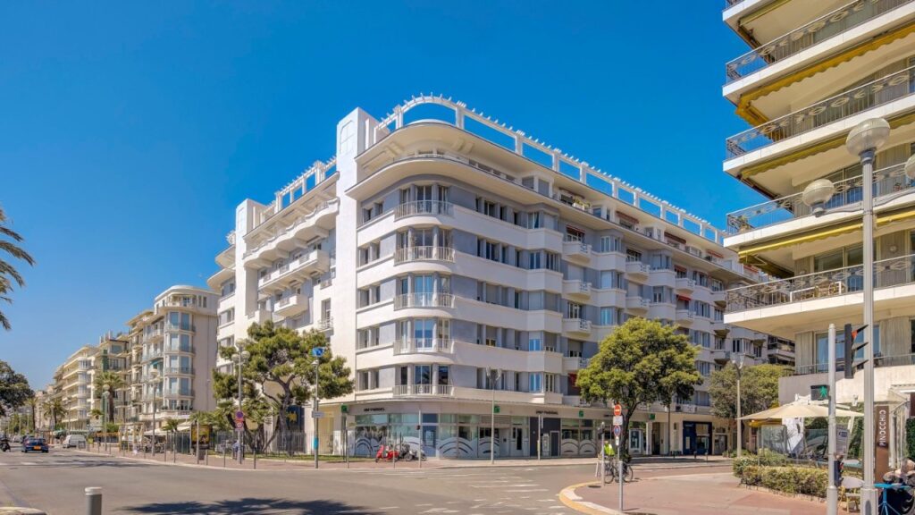 Exceptionnel Nice Promenade 3/4p en dernier étage avec terrasses – 4 pièces – 2 chambres – 123 m²