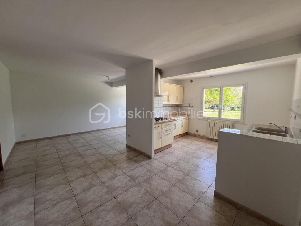 Villa double habitation sur 1810 m² avec vue – 7 pièces – 5 chambres – 168 m²