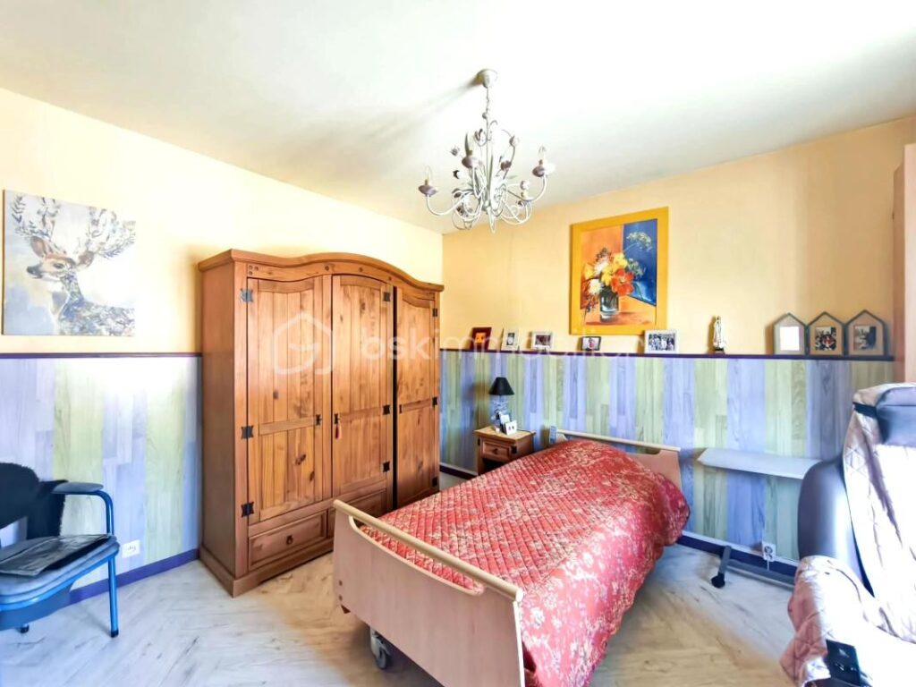 ✨ COUP DE CŒUR – Maison de caractère en pierre avec volumes et extérieur de qualité ✨ – 9 pièces – 6 chambres – 198 m²