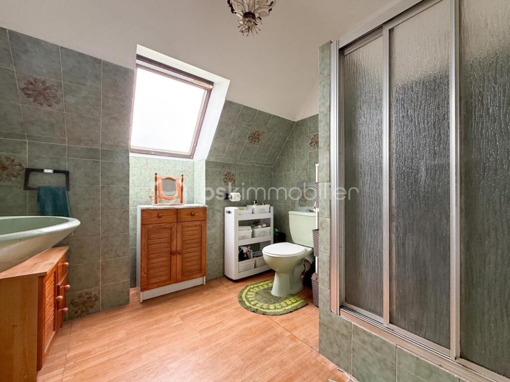 La Flosque : superbe potentiel niché dans un écrin de verdure – 5 pièces – 3 chambres – 119 m²