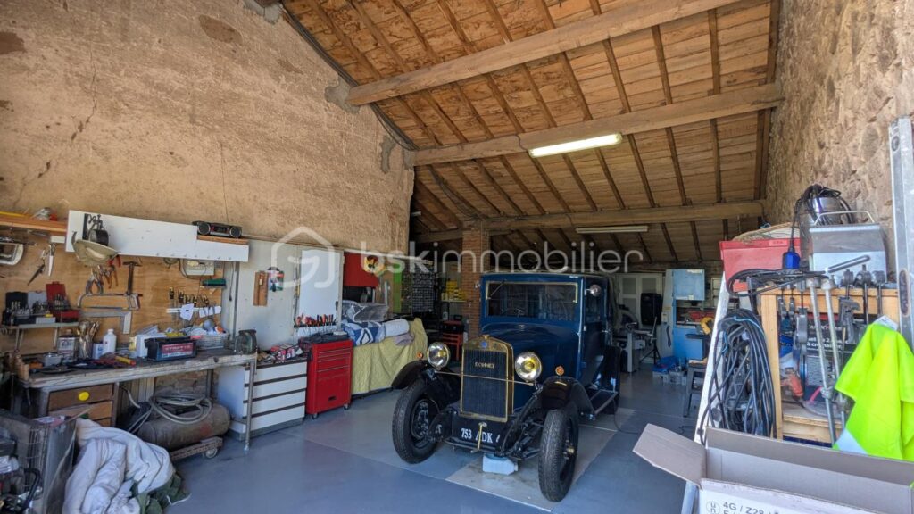 FERME RENOVEE AVEC 1Ha – 4 pièces – 3 chambres – 150 m²