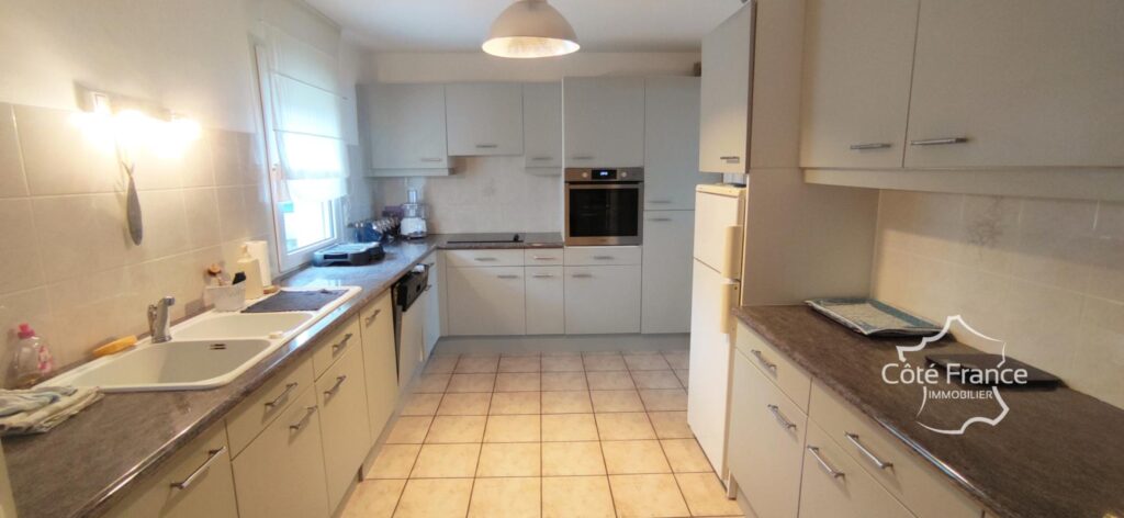 Appartement duplex exceptionnel – 170 m2 face à la mer dans – 6 pièces – 4 chambres – 170 m²