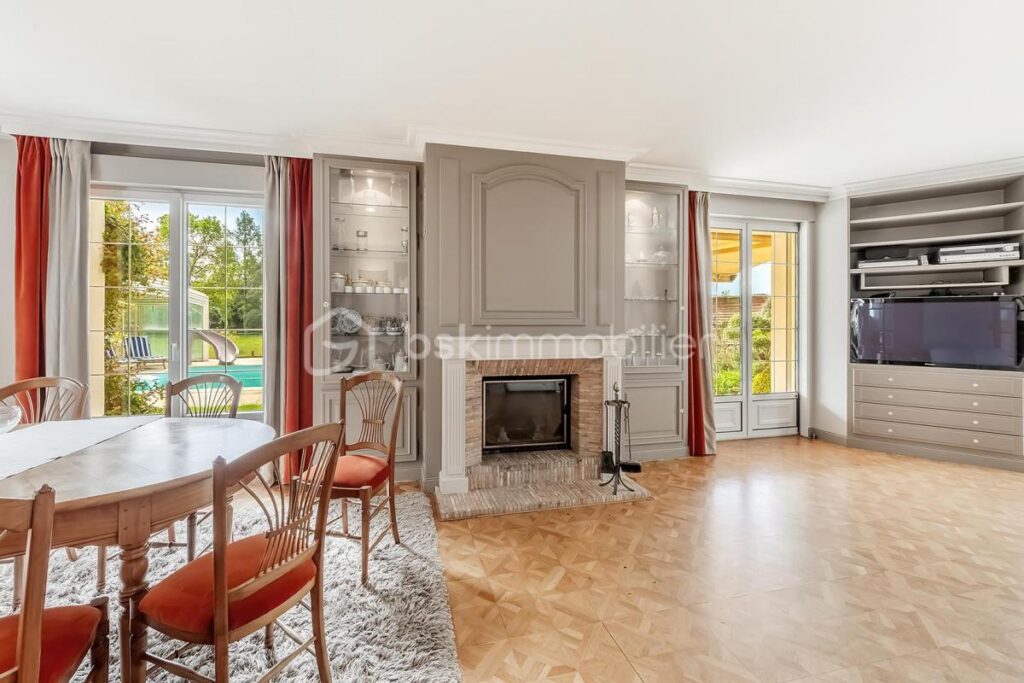 Maison d’exception de 200 m² avec piscine et domaine de 15 000 m² – Cadre naturel préservé – Le Mesnil-Roch (axe Rennes-Saint Malo) – 9 pièces – 5 chambres – 200 m²